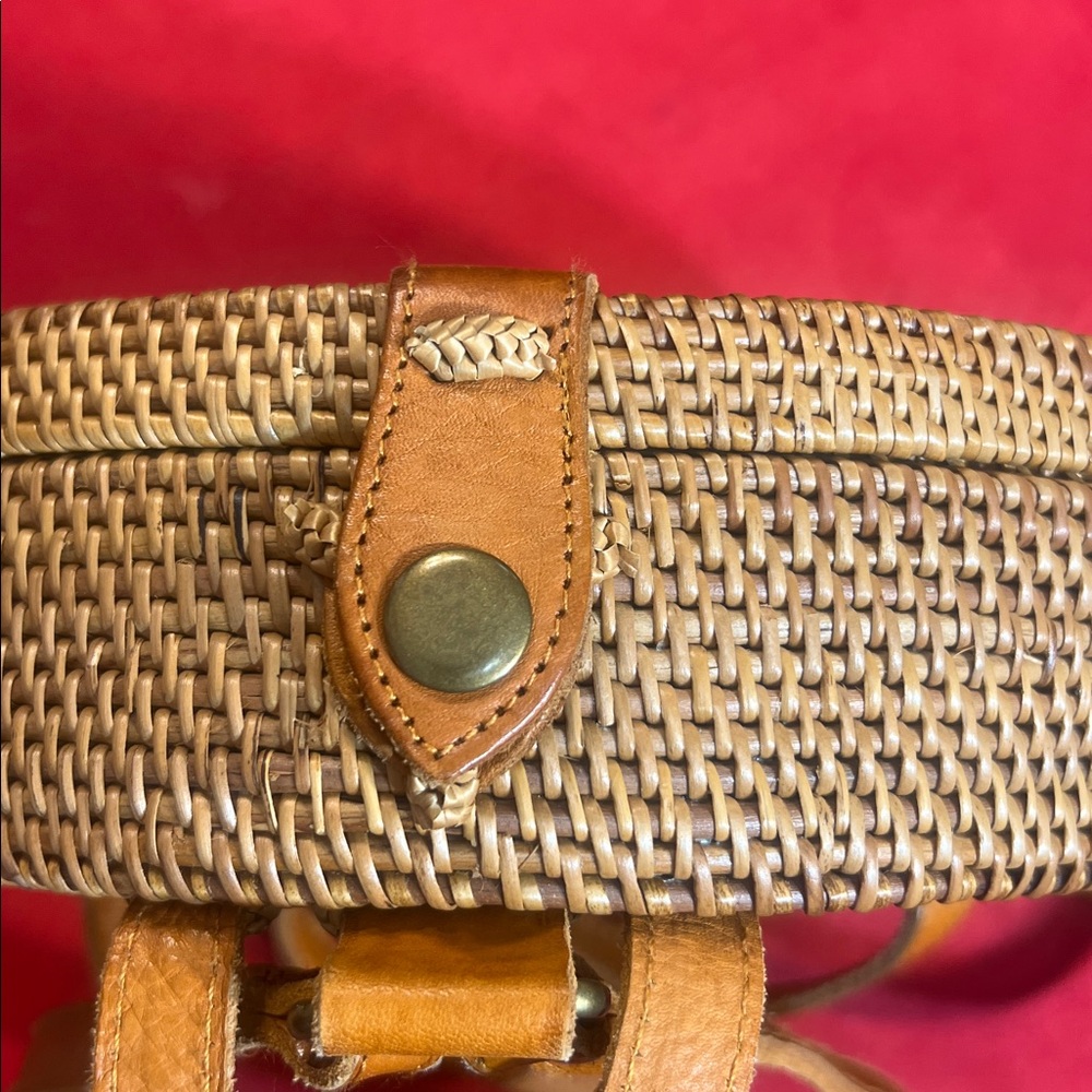 Ata Grass Circle Rattan Backpack - Picture 10 of 13
